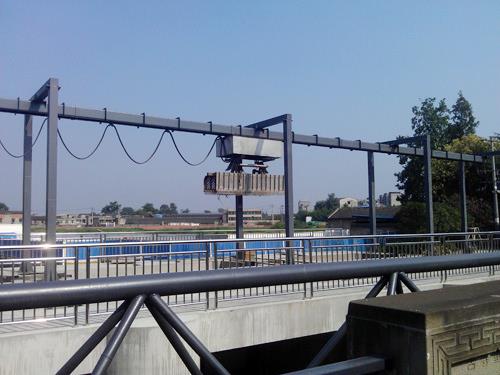 除污機(jī)-移動抓斗式格柵